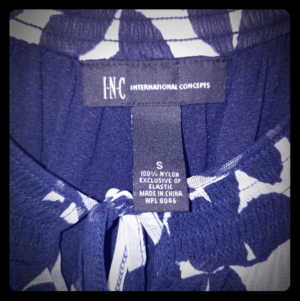 INC small foral top